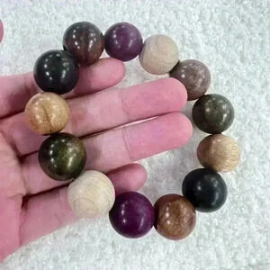 Exquisite  1.8cm Rosewood Beaded Bracelet - 13 Beads